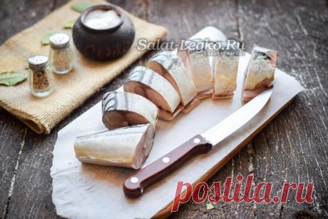 Скумбрия малосольная в домашних условиях, очень вкусная в рассоле