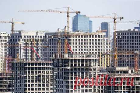 Россияне рекордно задолжали по ипотеке. В мае 2023 года задолженность россиян по ипотечным кредитам впервые превысила 15 триллионов рублей. Об этом сообщает Центробанк. Также отмечается, что за месяц объем выдач жилищных ссуд вырос на три процента и достиг 157,8 тысячи кредитов — показатель стал максимальным с декабря 2022 года.