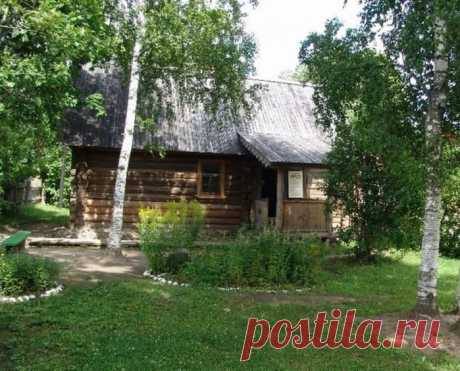 Музей «Домик няни А. С. Пушкина» в деревне Кобрино.