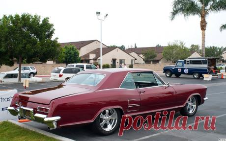 1964 Buick Riviera - red metallic - rvr