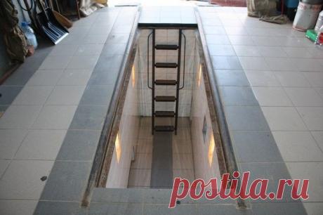 Смотровая яма в гараже своими руками | Журнал "JK" Джей Кей Для удобства выполнения профилактических работ и ремонта автомобиля у хорошего хозяина гараж обычно оснащается смотровой ямой. Это неудивительно – менталитет