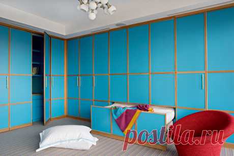 Вопрос: Как спрятать кровать в однокомнатной квартире Куда поставить диван и кровать в «однушке»? Какие виды кроватей-трансформеров существуют и в чем между ними разница