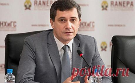 Бывшего врио ректора РАНХиГС заподозрили в мошенничестве. Проректору РАНХиГС Максиму Назарову избрали меру пресечения в виде запрета определенных действий, сообщили РБК в Тверском районном суде.