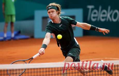 Андрей Рублёв уступил Синнеру в четвертьфинале Australian Open. Российский теннисист не вышел в полуфинал.