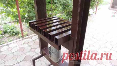 Пресс домкратный для домашней мастерской В данном обзоре автор показывает процесс изготовления самодельного домкратного пресса для домашней мастерской.Пресс предназначен под определенные задачи,