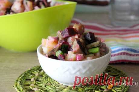 Салат "Полесский" Простой, вкусный и сытный салат из отварных овощей с соленьями, по вкусу несколько напоминающий винегрет Отлично подойдет для домашнего ужина или обеда. Салат "Полесский" прекрасно подойдет для постного меню.