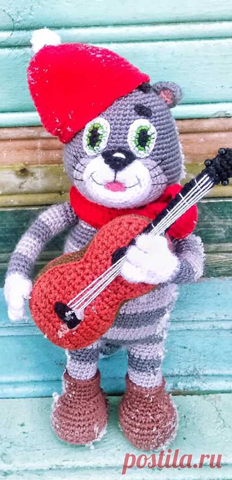 PDF Кот Матроскин крючком. FREE crochet pattern; Аmigurumi doll patterns. Амигуруми схемы и описания на русском. Вязаные игрушки и поделки своими руками #amimore - котик, кот из Простоквашино, кошечка, кошка, котенок.