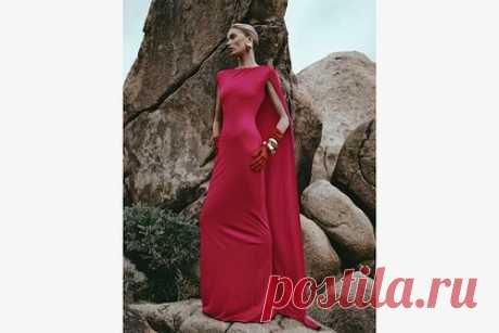 Бывший «ангел» Victoria's Secret снялась в облегающем платье без бюстгальтера