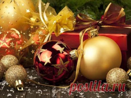 Веселое новогоднее гадание на елочных игрушках В Новый год каждый хочет узнать о том, что же приготовил ему новый этап. С помощью гадания на елочных игрушках можно не только прекрасно провести время всей семьей, но и заглянуть в будущее.