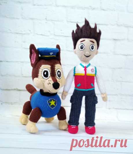 PDF Гонщик. FREE amigurumi crochet pattern. Бесплатный мастер-класс, схема описание для вязания амигуруми крючком. Игрушки своими руками! Щенячий патруль, щенок PAW Patrol, собака, собачка, dog, puppy, hund, köter, cachorro, pies, perro, cão. #амигуруми #amigurumi #amigurumidoll #amigurumipattern #freepattern #freecrochetpatterns #crochetpattern #crochetdoll #crochettutorial #patternsforcrochet #вязание #вязаниекрючком #handmadedoll #рукоделие #ручнаяработа #pattern #tutorial #häkeln #amigurumis