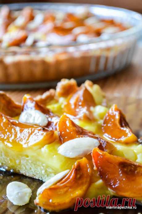 Пирог с абрикосами - готовим дома Рассыпчатое песочное тесто, нежный заварной крем, который я готовлю совсем не по правилам, сочные абрикосы и миндаль — мечта сладкоежки! Ну, а кто такие хунза, я расскажу Вам в конце рецепта.