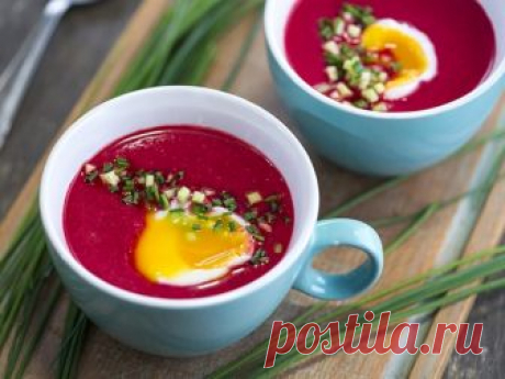 Студена супа от червено цвекло С наситен цвят и богат вкус