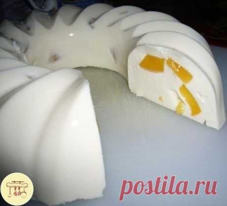 Ленивый кекс с персиками
Ингредиенты:
25г желатина
2 пачки творога
1 банка сгущенки
Консервированные или свежие персики (можно взять любимые любые любимые фрукты,
Приготовление:
1. Желатин смешать со стаканом холодной кипяченой воды. Нагревать на медленном огне до полного растворения.
2. Смешать творог со сгущенкой до однородной массы.
3. Добавляем нарезанные консервированные персики, еще раз перемешиваем. В эту смесь добавляем наш раствор желатина, который уже ...