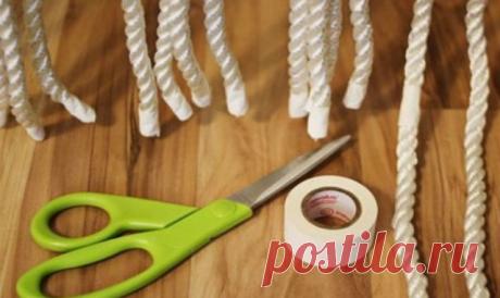 ШТОРЫ В ТЕХНИКЕ МАКРАМЕ НА ДВЕРИ… КАК КРАСИВО, А ГЛАВНОЕ ПРОСТО! Иногда комнату хочется разделить на функциональные зоны, но сделать это при помощи легкой, практически незаметной детали. Или скрыть от посторонних глаз что-то за ажурной занавеской. В нашем случае эт…