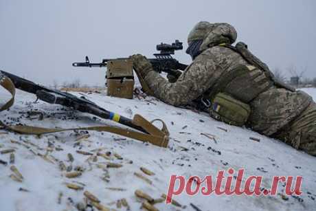 На Украине раскритиковали западное СМИ из-за разглашения планов ВСУ. Советник офиса президента Украины Владимира Зеленского Михаил Подоляк раскритиковал западное СМИ из-за разглашения планов Вооруженных сил Украины (ВСУ). Сообщается, что критике подверглась статья Politico, в которой со ссылкой на неназванных американских чиновников сообщается, что Киев начнет контрнаступление в мае.