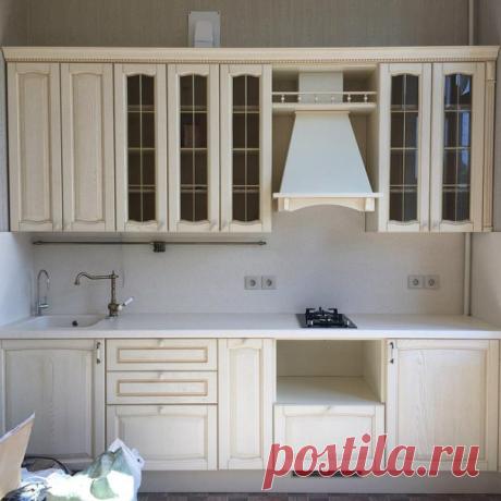 Светлая кухня из массива дерева на заказ
Задать вопрос: vk.com/mebel_na_zakaz_35
Телефон: тел. +7(951)742-22-44
Адрес: г.Вологда, ул. Октябрьская д.27 (2 этаж)