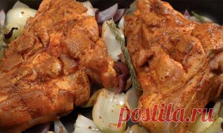 Запекаем рульку большим куском. Приготовили один раз и хватило на всю неделю