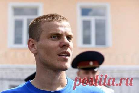 В психическом здоровье Кокорина усомнились. Публицист и ведущий Сергей Стиллавин раскритиковал слова российского нападающего кипрского «Ариса» Александра Кокорина, заявившего, что каждый настоящий мужчина должен хотя бы раз отсидеть в тюрьме. Публицист усомнился в психическом здоровье футболиста, предложив показать его специалистам.