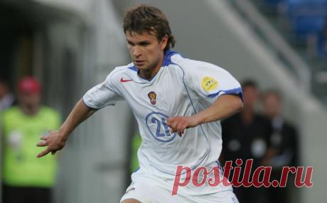 Экс-футболиста сборной России осудили на 9,5 лет по делу о наркотиках. Алексей Бугаев обвинялся в покушении на сбыт наркотиков в особо крупном размере. 28 октября прошлого года бывшего футболиста задержали с метилэфедроном общим весом почти 500 г