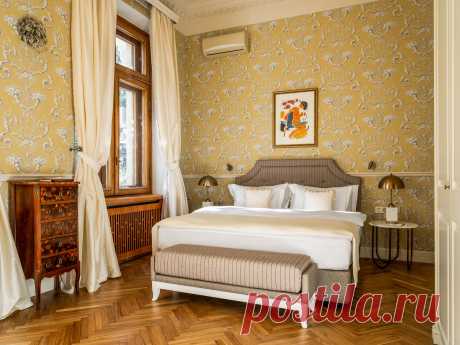 Официальные цены на номера в бутик-отеле Рахманинов Дача Рахманинов - это 14 уникальных номеров, расположенных в историческом здании, построенном в 1958 году. В номерном фонде присутствуют номера на любой вкус: Джуниор Сьют, Комфорт, Люкс, Люкс Рахманинов.