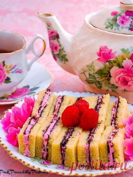 Почаще радуйтесь, влюбляйтесь, дарите улыбки, улыбайтесь, шутите, общайтесь, удивляйтесь, мечтайте, загадывайте, пытайтесь, дружите, любите и будьте любимыми, а главное всегда будьте СЧАСТЛИВЫМИ!