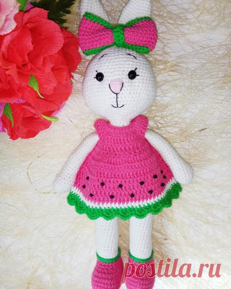 PDF Зайка Арбузинка крючком. FREE crochet pattern; Аmigurumi animal patterns. Амигуруми схемы и описания на русском. Вязаные игрушки и поделки своими руками #amimore - большой заяц, зайчик, кролик, зайчонок, зайка, крольчонок.