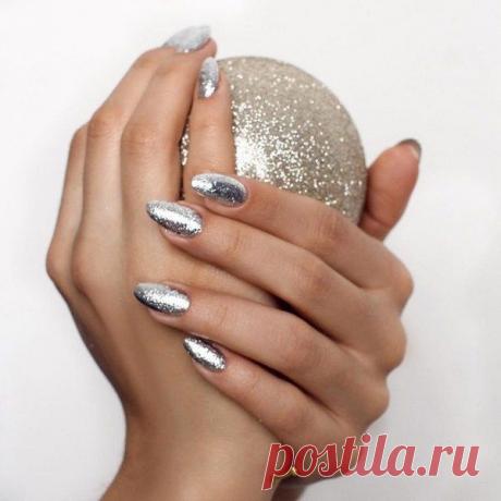 Название: Модный маникюр на Новый год 2023: фото новогоднего маникюра, тренды | Зимний маникюр, Гвоздь, Маникюр Найдено в Google. Источник: pinterest.com
