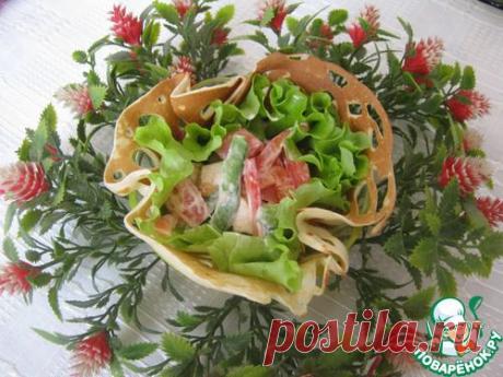 с курицей и помидорами в ажурных блинчиках - кулинарный рецепт