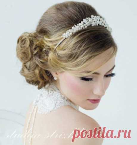 Свадебная прическа на длинные волосы с диадемой | Стрижки и Прически