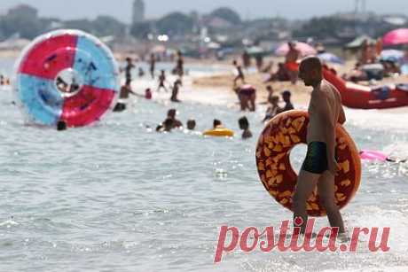 Россиянам раскрыли способ отдохнуть почти два месяца и потратить 22 дня отпуска. Если правильно прибавить выходные, приуроченные к государственным праздникам, то в 2023 году россияне могут официально отгулять почти два месяца отпуска, вместо положенных 28 календарных дней. Так, если взять отгулы с 20 по 22 февраля, то его можно совместить с официальными выходными по случаю 23 февраля.