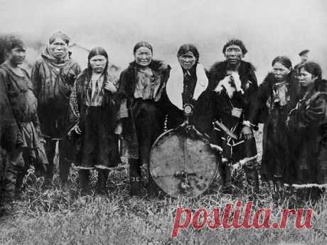 Советский Союз унаследовал огромную территорию дореволюционной России с крайне разнообразным населением Коммунисты, видя в традиционных культах экзотическую разновидность «опиума для народа», начали «перевоспитывать» чувашей, якутов, шорцев и других язычников на атеистических началах