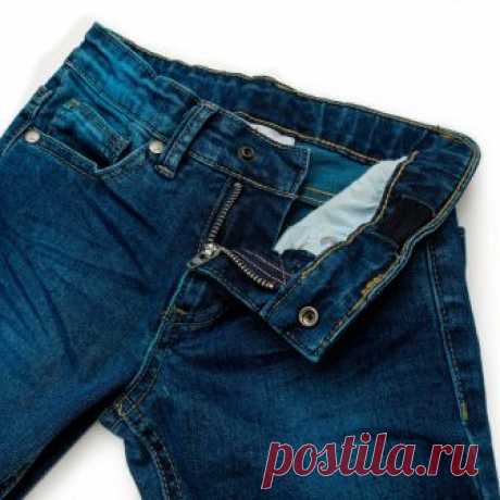 ШЬЕМ ДЖИНСЫ. ПОДРОБНЫЙ МАСТЕР-КЛАСС (Шитье и крой) Многие любители шитья не берутся за пошив джинсов из-за толщины швов, которые бытовая швейная машина не может прошить. В этой статье рассказано, как сшить джинсы без промышленного оборудования. Пом…