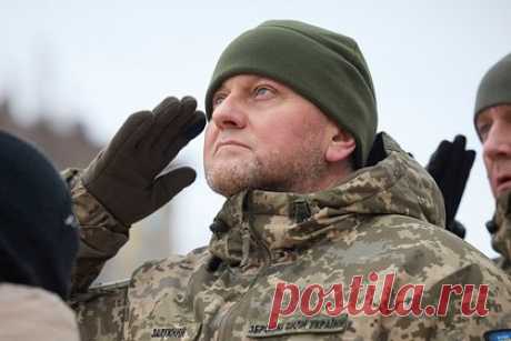 Стало известно о вероятном наличии «двойных агентов» в окружении Залужного. Экс-глава Федеральной службы авиационно-космического поиска и спасания генерал-майор Военно-воздушных сил России Владимир Попов рассказал в комментарии журналистам о вероятном наличии агентов, наведших российские силы на главкома Вооруженных сил Украины Валерия Залужного.