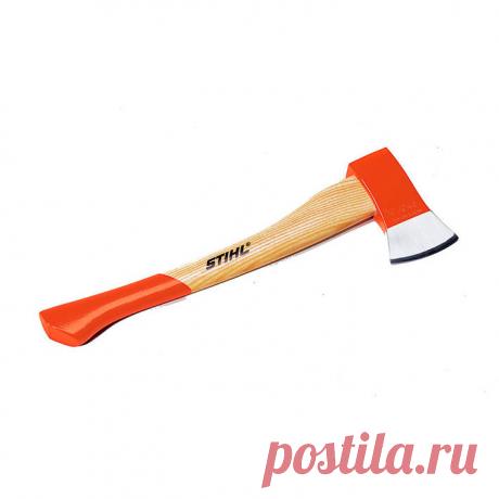 Колун Stihl AX 13 C, 1250 гр подходит для обрубки сучьев, колки тонко-/среднемерных лесоматериалов (заготовка дров, колка лесоматериалов длиной 30 см и диаметром до 30 см), рубки с использованием клина (из алюминия или полимера).