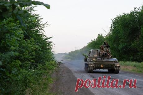 Экс-разведчик США Риттер: почти все бригады ВСУ утратили боеспособность. Потери украинских подразделений, по словам эксперта, составляют от 50 до 69%.