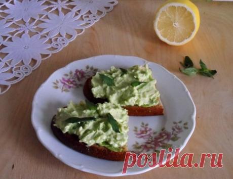 Бутерброды с кремом из авокадо — Sloosh – кулинарные рецепты