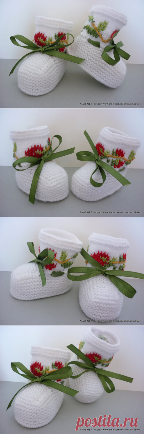 Knitted baby booties/slippers/shoes in white with embroidery