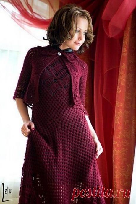 АЖУРНОЕ ПЛАТЬЕ С НАКИДКОЙ..