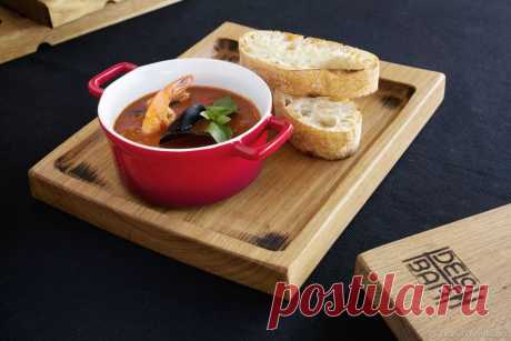 Зачем нужна тарелка под тарелку: как пользоваться подстановкой