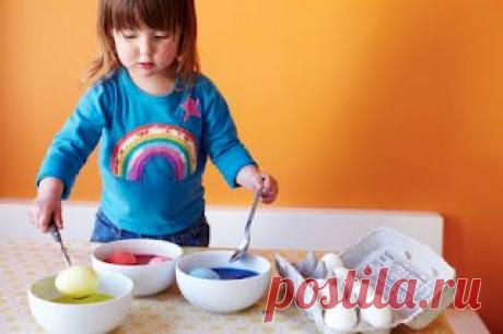 InVkus: Идеи для украшения пасхальных яиц.
Яйцо – символ Пасхи. Вместе с детьми раскраску яиц можно превратить в увлекательное мероприятие. Вот несколько полезных и простых идей.