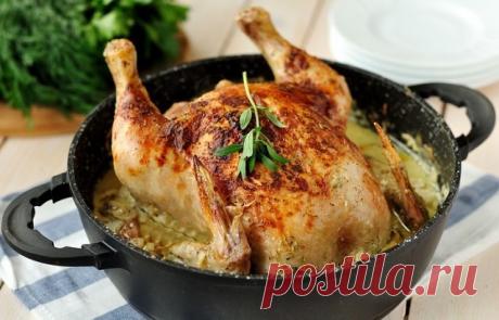 КУРИЦА В МОЛОКЕ,ЗАПЕЧЁННАЯ В ДУХОВКЕ
Мясо птицы получается нежнейшим и покоряет своим вкусом с первого кусочка.