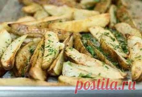 Печеный с травами и специями
Картофель – 700-800г
Лук – 1
Чеснок – 2 зубчика
Душица сушеная – 0,5 чайной ложки
Сладкая паприка – по вкусу
Соль – по вкусу
Черный молотый перец – по вкусу
Растительное масло – 2 ст. ложки