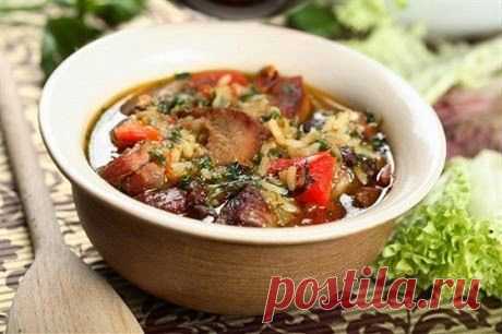 Рис с мясом в горшочке по-перуански.