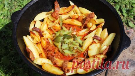 Мясо с картошкой по-татарски в казане на костре. | СЕНЯ В ДЕЛЕ | Дзен