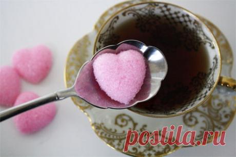 Цветной сахар в форме сердца