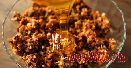 Польза меда с грецкими орехами
Грецкие орехи в сочетании с медом являются прекрасным средством, которое может заменить многие лекарства. Эта комбинация обеспечивает организм всеми необходимыми витаминами, минералами, белками, жирами и углеводами.
Показать полностью...