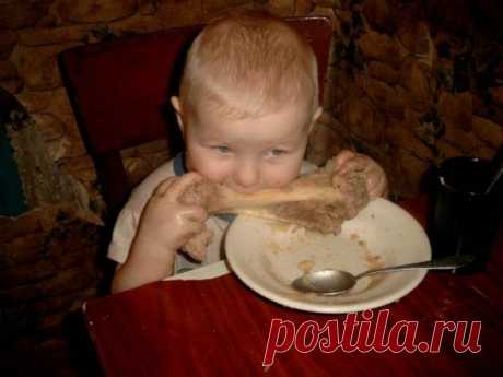 17 колоритных фотографий о незабываемом празднике детства В детстве все кажется другим: сломанная игрушка - проблемой вселенского масштаба, а развлечения с папами - самыми веселыми. Мы же собрали 17 колоритных фотографий о незабываемом празднике детства. Все...