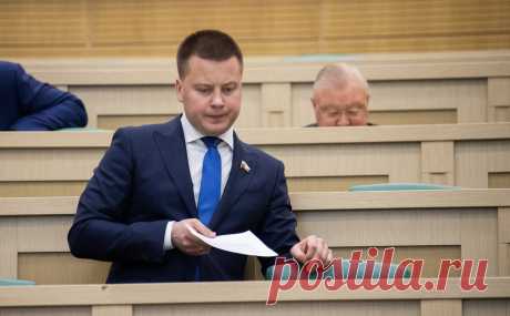 Володин предложил заявившему о смерти Жириновского сенатору отставку. Спикер Госдумы Вячеслав Володин рекомендовал сенатору Александру Пронюшкину, сообщившему о смерти Владимира Жириновского, сложить полномочия.