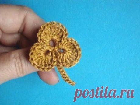 Как вязать лист клевера крючком Сrochet clever leaf Урок 304 - YouTube