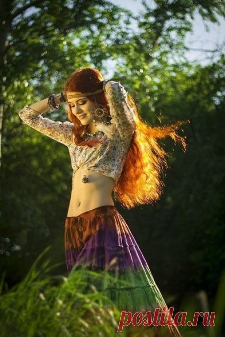 Рыжее солнце путается в волосах, подслушивая твои мысли...